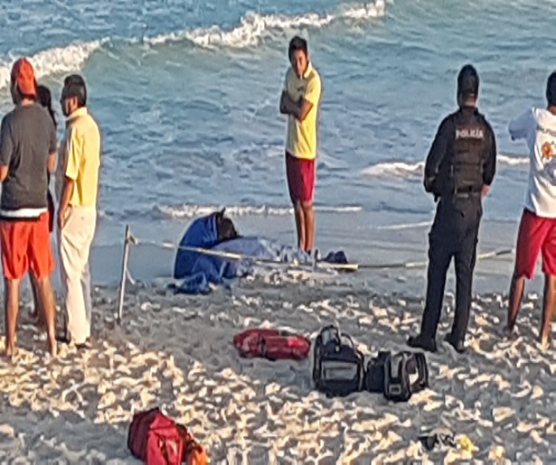 Fallecen ahogados turista y hombre que intentaba salvarla