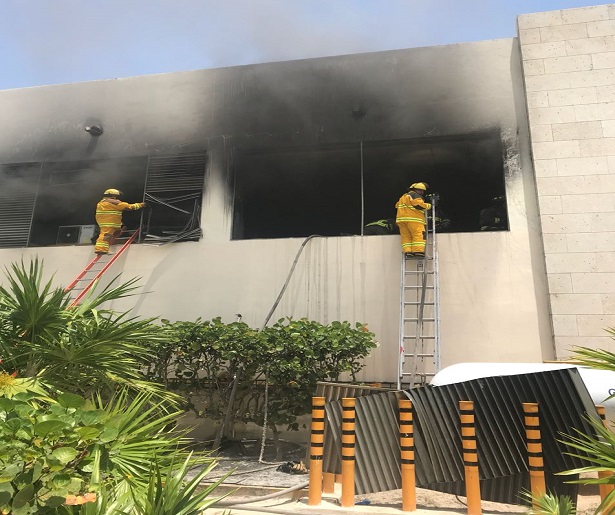 Incendio en hotel de Playa Mujeres deja varios heridos
