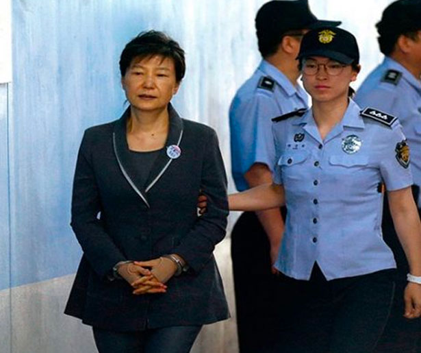 Dictan 8 años más de cárcel a expresidenta de Surcorea