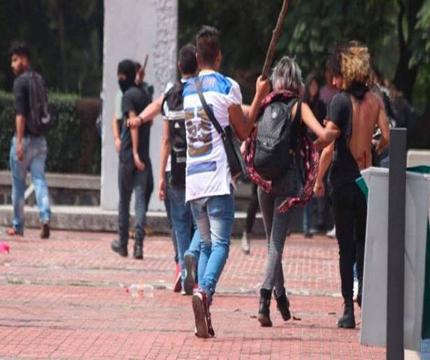 Detienen a dos porros por agresiones en la UNAM