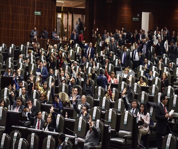 CIUDAD DE MÉXICO, 16ENERO2019.- Se lleva a cabo la Sesión Extraordinarias del Primer Receso del Primer Año de Ejercicio de la LXIV Legislatura en la Cámara de Diputados, en la que se ponen en discusión el Proyecto de Decreto por el que se reforma el artículo 19 de la Constitución Política de los Estados Unidos Mexicanos, en materia de prisión preventiva oficiosa, y el Proyecto de Decreto en materia de Guardia Nacional. FOTO: MARIO JASSO /CUARTOSCURO.COM