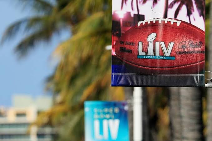 49ers y Chiefs llegan a Miami para disputar el Super Bowl LIV
