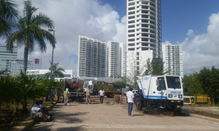 Avanza limpieza y rehabilitación del Malecón Tajamar