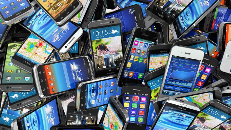 “Existen más celulares que personas en el planeta”: Experto