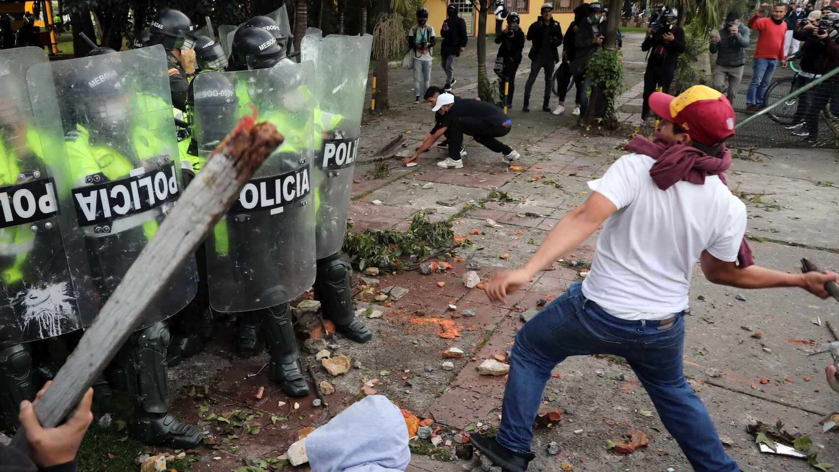 https://www.elespanol.com/mundo/america/20200910/agente-javier-ordonez-victima-brutalidad-policial-colombia/519698260_0.html