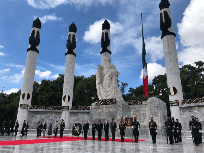 Galería: Así fue homenaje a los Niños Héroes en Chapultepec