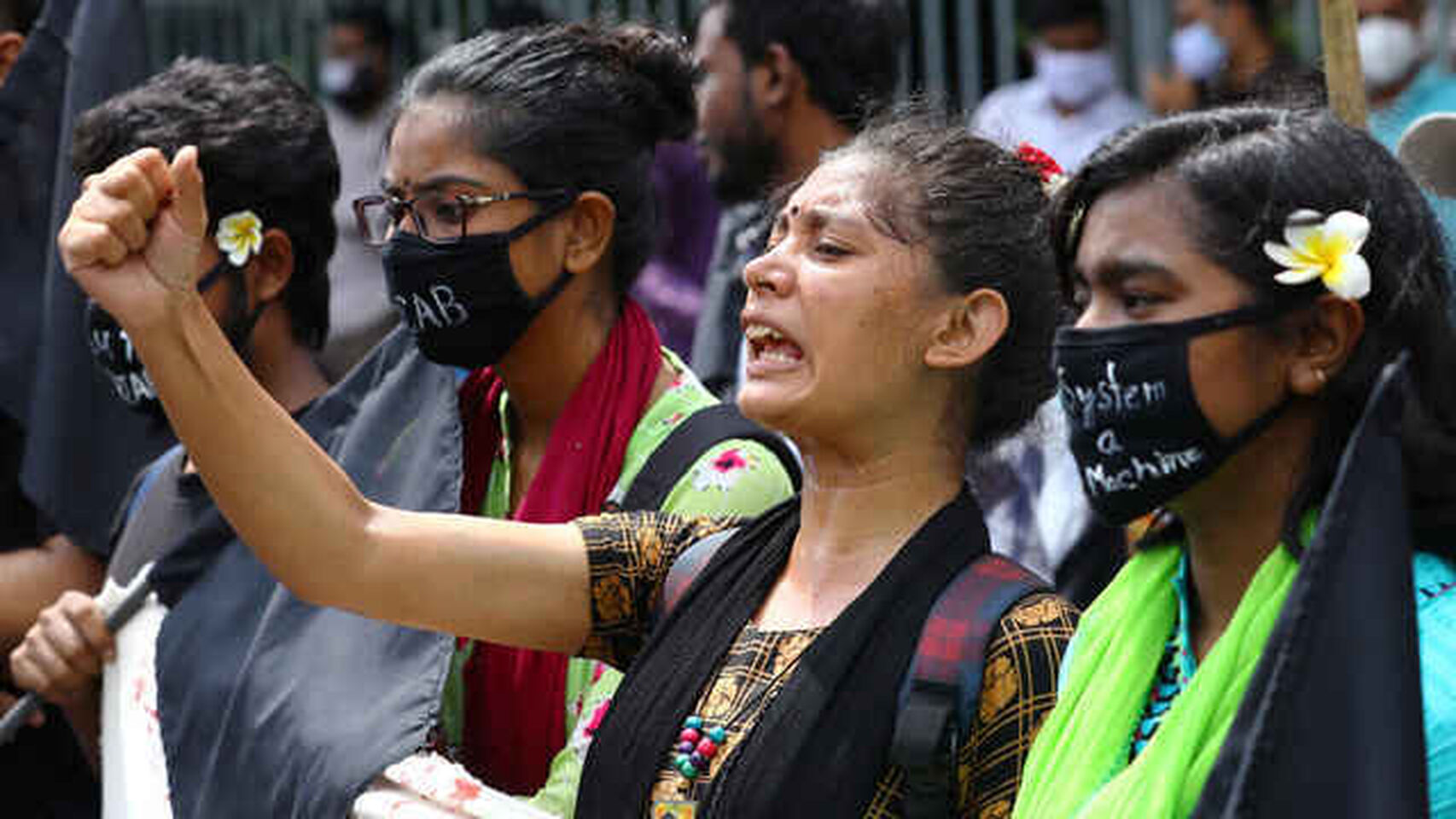 https://www.elespanol.com/mujer/actualidad/20201012/bangladesh-impone-muerte-violadores-dramatica-agresion-cambio/527697926_0.html