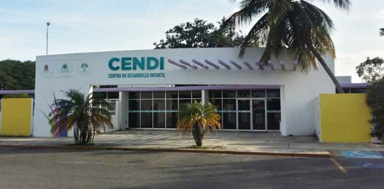 Denuncian cobros obligatorios de inscripciones en CENDI y CIPI de Chetumal