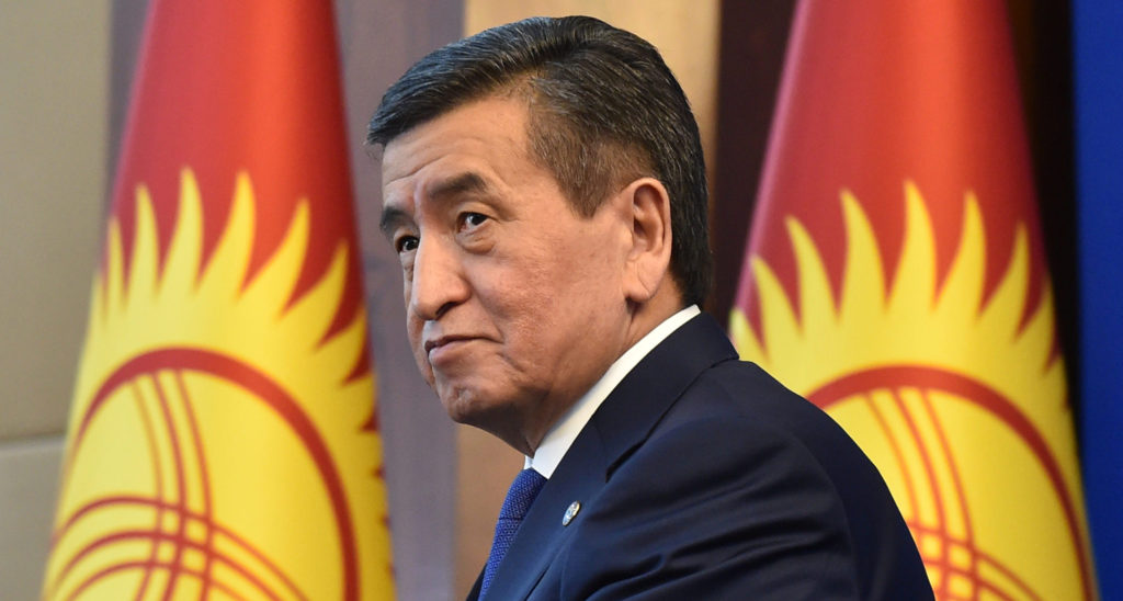 https://www.biobiochile.cl/noticias/internacional/asia/2020/10/15/crisis-en-kirguistan-presidente-renuncia-tras-10-dias-de-protestas-contra-resultados-electorales.shtml