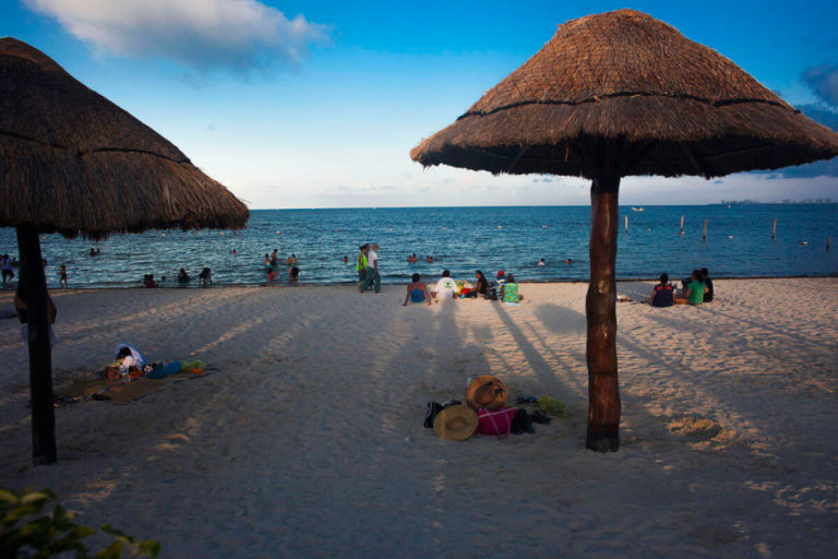 Entérate, reabren dos de las siete playas públicas cerradas en Cancún