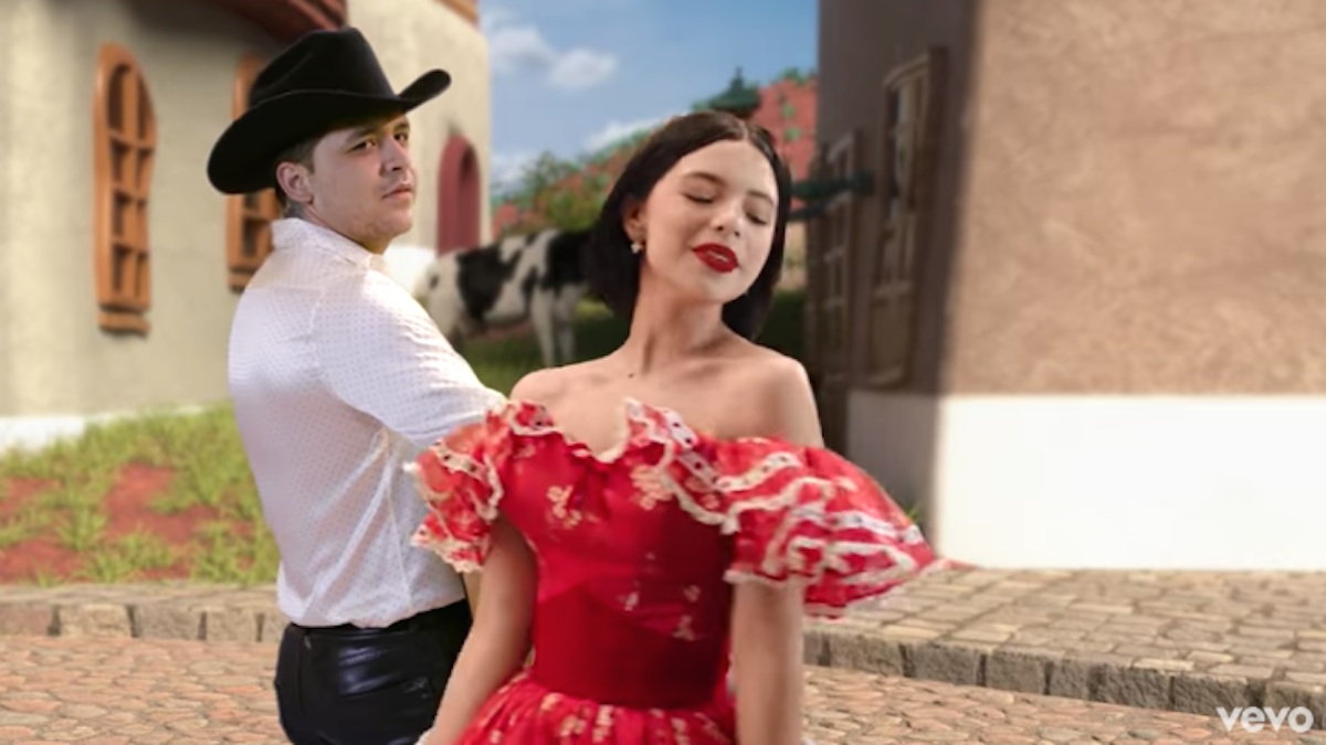 Ángela Aguilar Y Christian Nodal Estrenan "Dime Cómo Quieres" - El ...