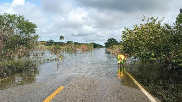 SCT alista plan de atención a carreteras dañadas en Tabasco, Chiapas y Veracruz