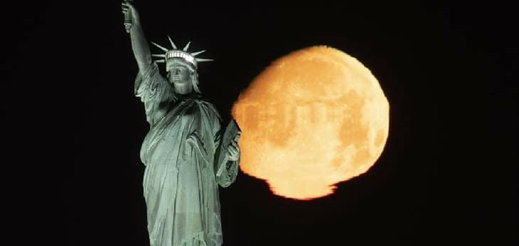 luna-distorsionada-nueva-york