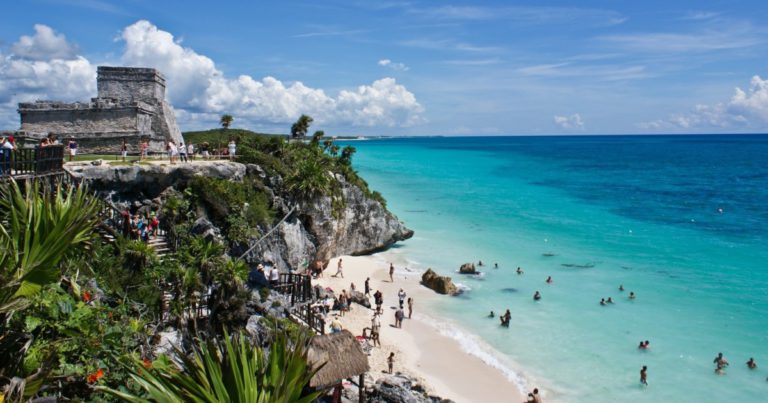 Dos playas de Tulum, en Top 10 de playas más populares de México