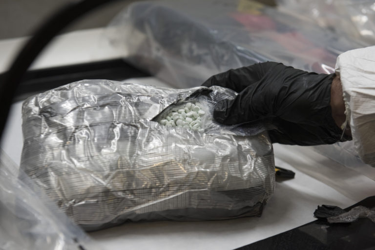 Lanza DEA operativo contra fentanilo mexicano