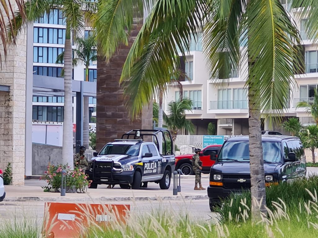 https://noticiascancun.mx/noticias/despliegan-operativo-en-marina-puerto-cancun-por-supuesto-asalto/