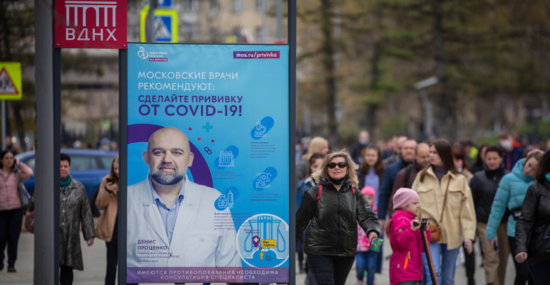 A Covid-19 medical information sign outside the Exhibition of Achievements of National Economy (VDNKh) in Moscow, Russia, on Sunday, May 2, 2021. Facing a rising wave of Covid-19 infections and a vaccination rate that isn’t keeping up, the Kremlin is trying to contain the epidemic without alarming Russians. Photographer: Andrey Rudakov/Bloomberg