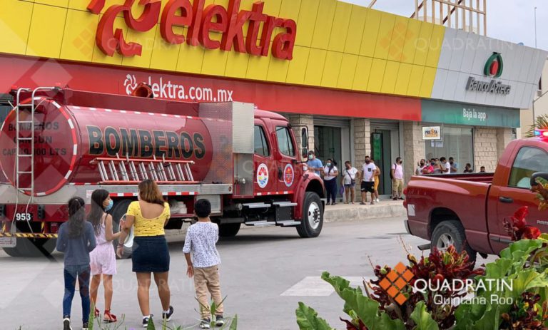 Evacuan plaza comercial en Cancún por fuga de gas