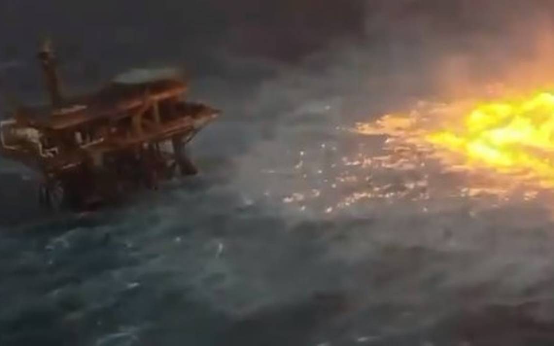 https://www.la-prensa.com.mx/republica/video-reportan-fuerte-incendio-de-ducto-submarino-en-complejo-de-pemex-ku-maloob-zaap-6916449.html