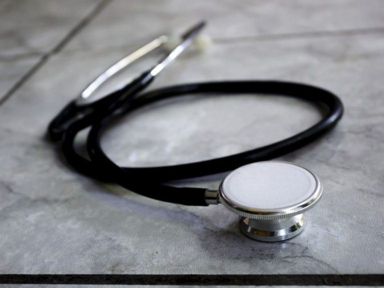 Doctor abusa sexualmente de paciente que acudió a consulta médica en Chetumal