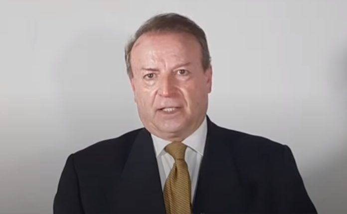 gilberto_lozano https://www.eluniversal.com.mx/nacion/frenaaa-gilberto-lozano-el-ingeniero-que-trabajo-con-fox-y-busca-derrocar-amlo