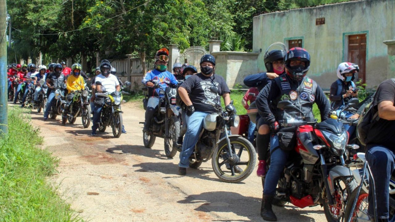 https://www.poresto.net/yucatan/2020/9/22/mas-de-130-motociclistas-recorren-peto-para-regalar-viveres-juguetes-147681.html