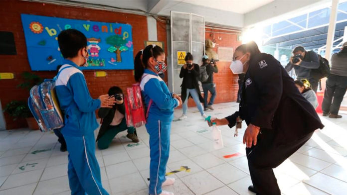 clases https://lucesdelsiglo.com/2021/06/30/regreso-a-clases-en-quintana-roo-sera-con-semaforo-amarillo-local/