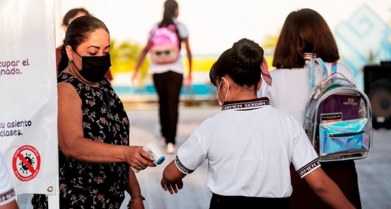 Quintana Roo: Pese a semáforo verde no habrá cambio en aforo de escuelas