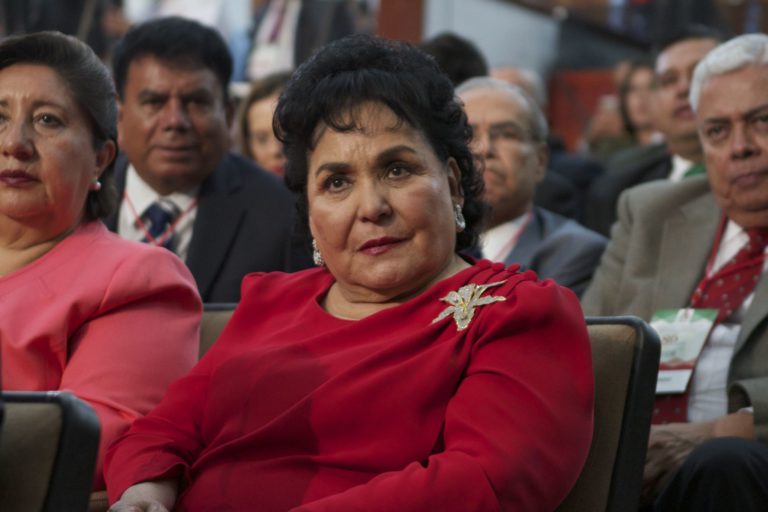 Reportan que Carmen Salinas fue sometida con éxito a una traqueotomía y gastrostomía