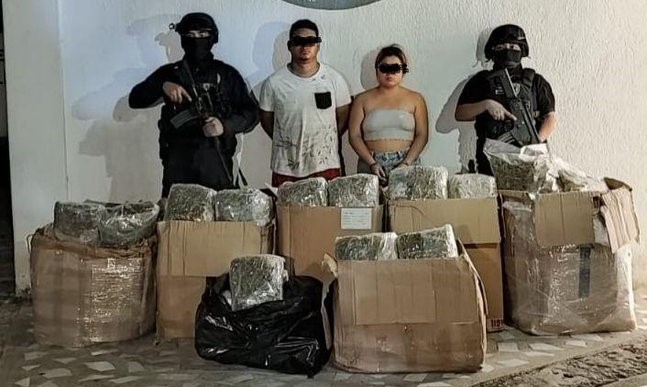 Detienen a presuntos narcomenudistas con 65 kilos de marihuana en Playa del Carmen