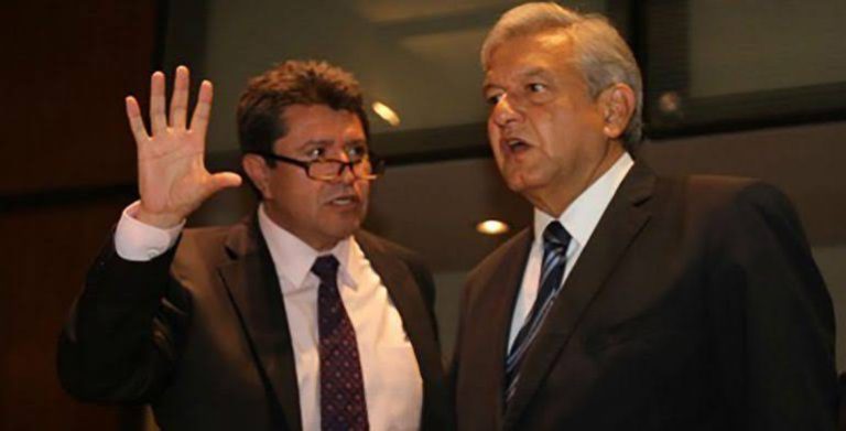 AMLO pide a Monreal aceptar encuesta para candidato presidencial de 2024