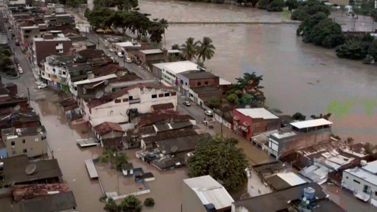 Aumenta a 20 el número de muertos por las inundaciones en Brasil y hay más de 470.000 afectados por las fuertes lluvias