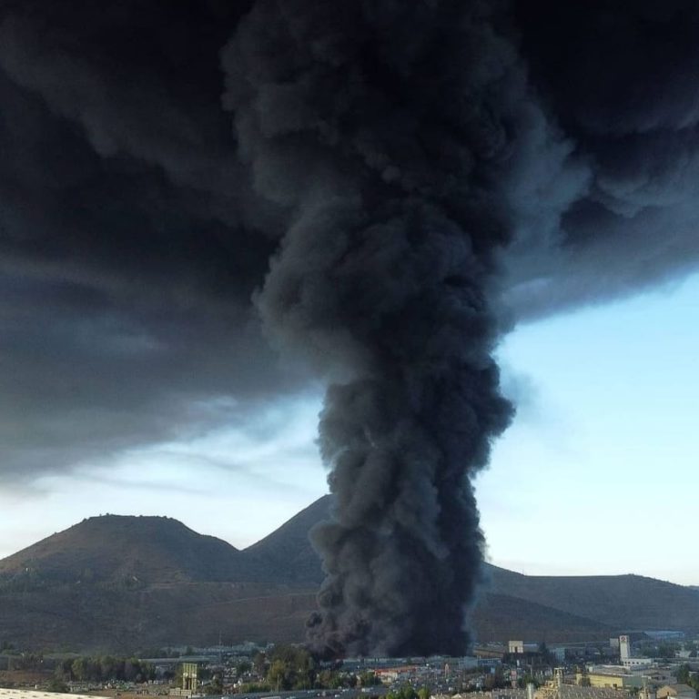 Terrible incendio oscurece el cielo de Chile