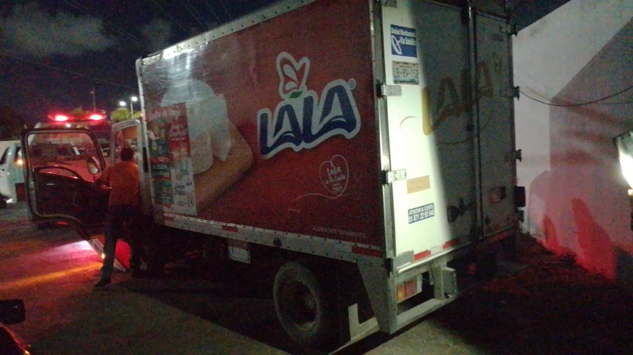 Encuentran-camión-de-Lala-que-había-sido-robado-en-la-Región-247-de-Cancún