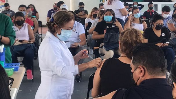 Disminuirán personal en módulos de vacunación de Quintana Roo
