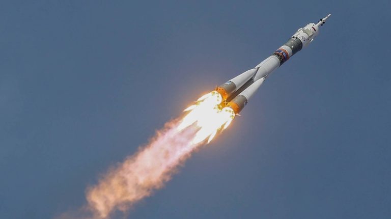 Cohete ruso se sale de control y se dirige a la Tierra
