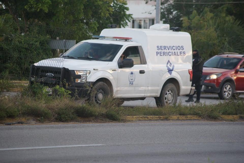 Lo-detienen-en-Puerto-Morelos,-se-escapa-y-al-huir-es-atropellado-en-la-carretera-federal-307-y-muere