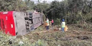 Domingo-trágico:-Muertos-y-heridos-en-la-carretera-Valladolid-Cancún-tras-volcarse-autobús-del-ADO