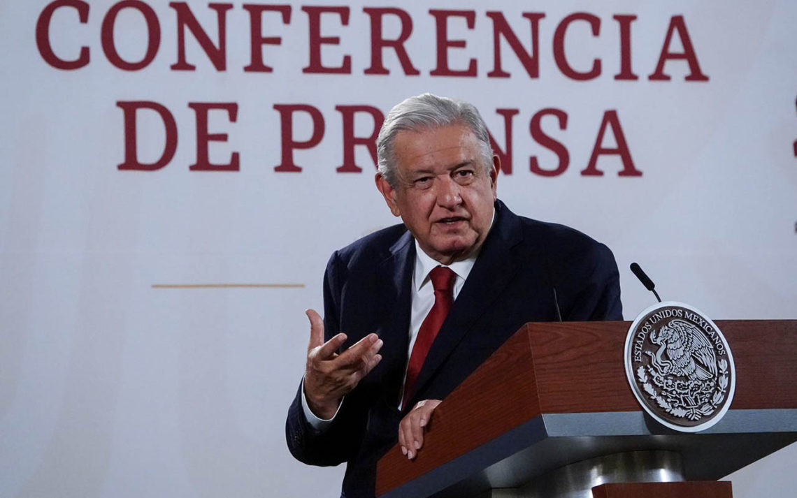 CIUDAD DE MÉXICO, 19ABRIL2022.- Andrés Manuel López Obrador, presidente de México, en compañía de Jorge Alcocer, secretario de salud; Luis Cresencio Sandoval, secretario de la Defensa Nacional; Hugo López-Gatell, subsecretario de Prevención y Promoción de la Salud, y Marcelo Ebrard, secretario de Relaciones Exteriores, encabezó la conferencia de prensa matutina con motivo del informe del Pulso de la Salud. En donde dio a conocer los avances respecto a la pandemia por Covid-19, así como la distribución de medicamentos.
FOTO: GALO CAÑAS/CUARTOSCURO.COM