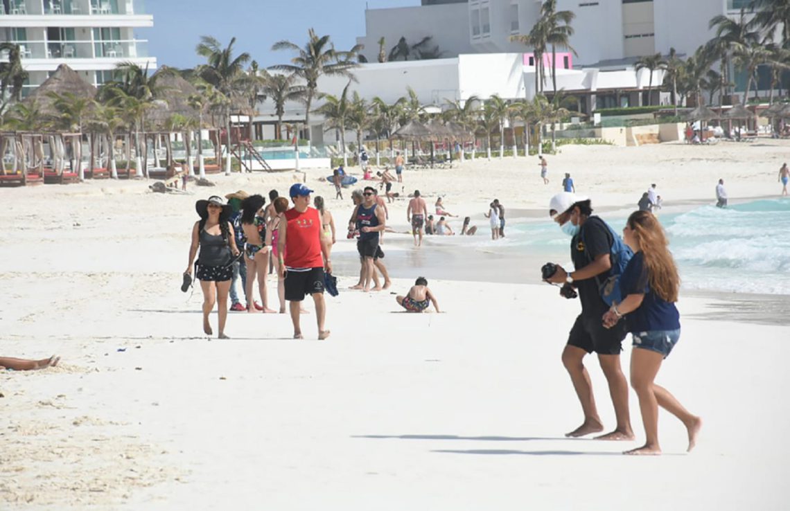Cancun, 7 de noviembre.- La Asociacion de Hoteles de Cancun, Puerto Morelos e isla Mujeres dio a conocer que en este momento mantienen operaciones 168 centros de hospedaje con una oferta de 42,711 habitaciones. De igual manera, preciso que mantienen cierre temporal, 30 hoteles con 6,355 habitaciones en total.