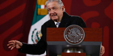 EUM20220131POL07.JPG  CIUDAD DE MÉXICO,  Presidency/Presidencia-Conferencia.- Andrés Manuel López Obrador, presidente de México, en su conferencia de este lunes 31 de enero del 2022 en Palacio Nacional. Asisten: Ricardo Sheffield, titular de Profeco, Ariadna Montiel, secretaria del Bienestar. Foto: Agencia EL UNIVERSAL/Diego Simón Sánchez/LCG.