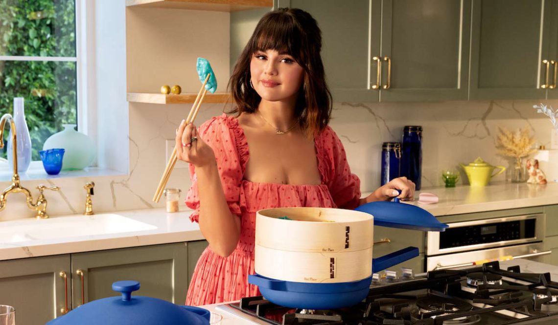 https://nvnoticias.mx/index.php/2022/05/12/lanza-selena-gomez-coleccion-de-utensilios-de-cocina/