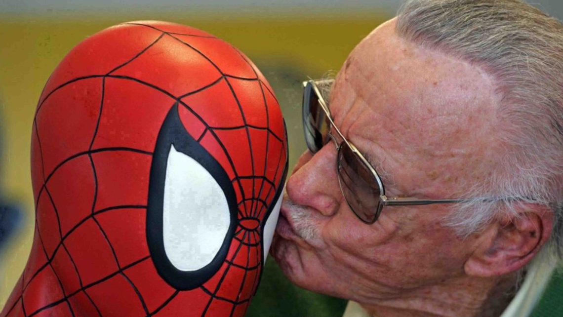 https://okdiario.com/trailer/disney-adquiere-derechos-imagen-stan-lee-podria-utilizarlos-futuros-cameos-marvel-9100177