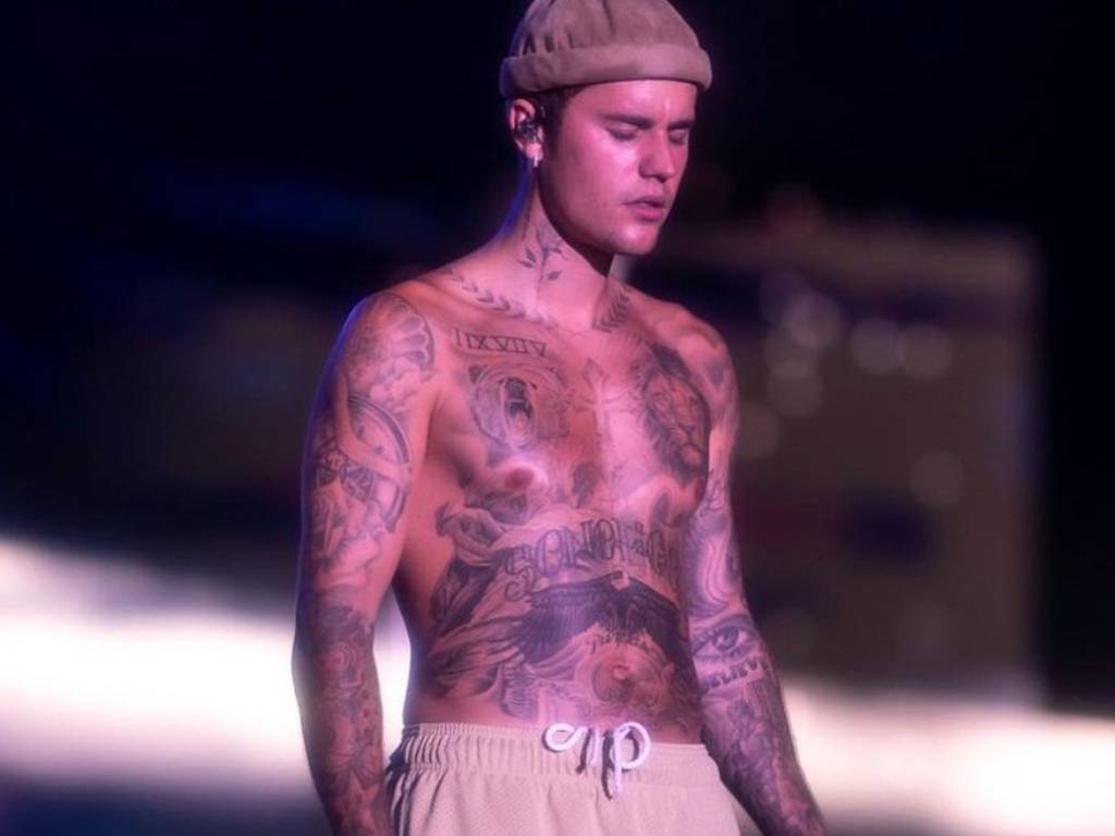 https://culturacolectiva.com/entretenimiento/justin-bieber-llora-de-felicidad-en-pleno-concierto-por-el-amor-de-sus-fans-mexicanas/