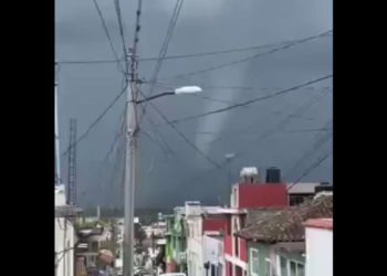https://www.milenio.com/estados/reportan-tornado-en-comitan-chiapas
