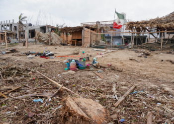 A view of a beach covered in rubbish and debris in the aftermath of Hurricane Agatha, in Zipolite, Oaxaca state, Mexico, June 1, 2022. REUTERS/Jose de Jesus Cortes