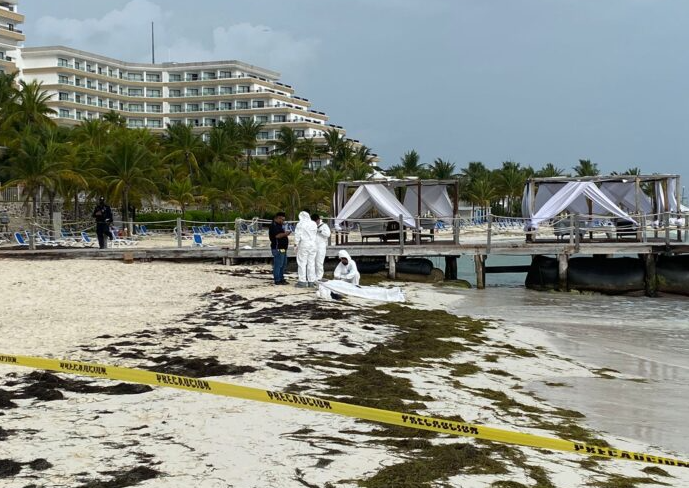 Rescatan el cuerpo de dos turistas colombianos ahogados en las playas de la Zona Hotelera de Cancún