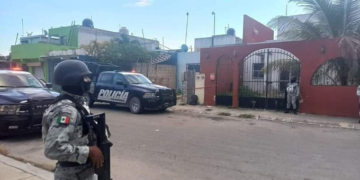 Detienen a dos mujeres varias dosis de droga y armas en Playa del Carmen