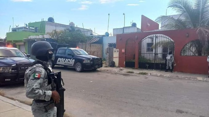 Detienen a dos mujeres varias dosis de droga y armas en Playa del Carmen