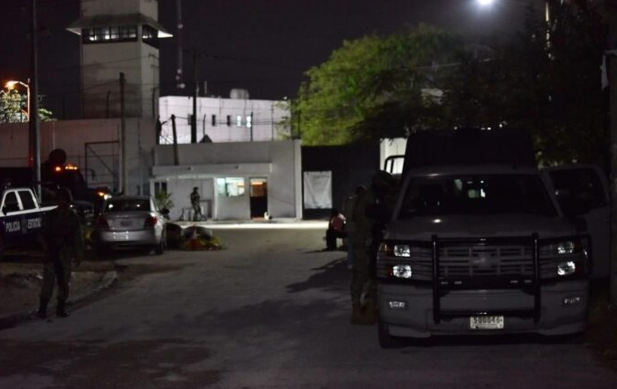 Trasladan a 58 reos de la cárcel de Cancún al Cereso de Chetumal